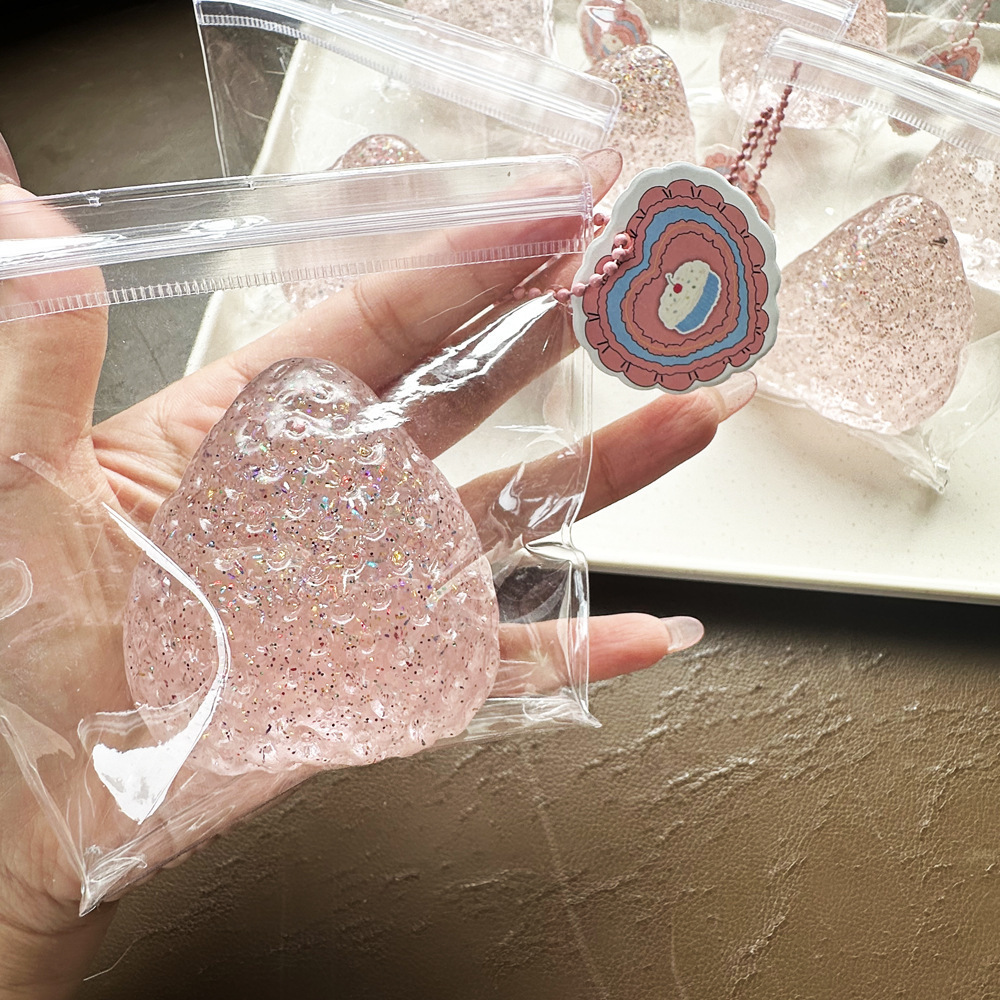Strawberry Squeeze Toy Fidget  - Party Games Event recension och pris